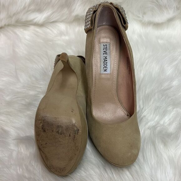 Steve Madden Cake Suede Nude Heels with Rhinestone Bow Size 7.5 B-25 - Picture 8 of 11